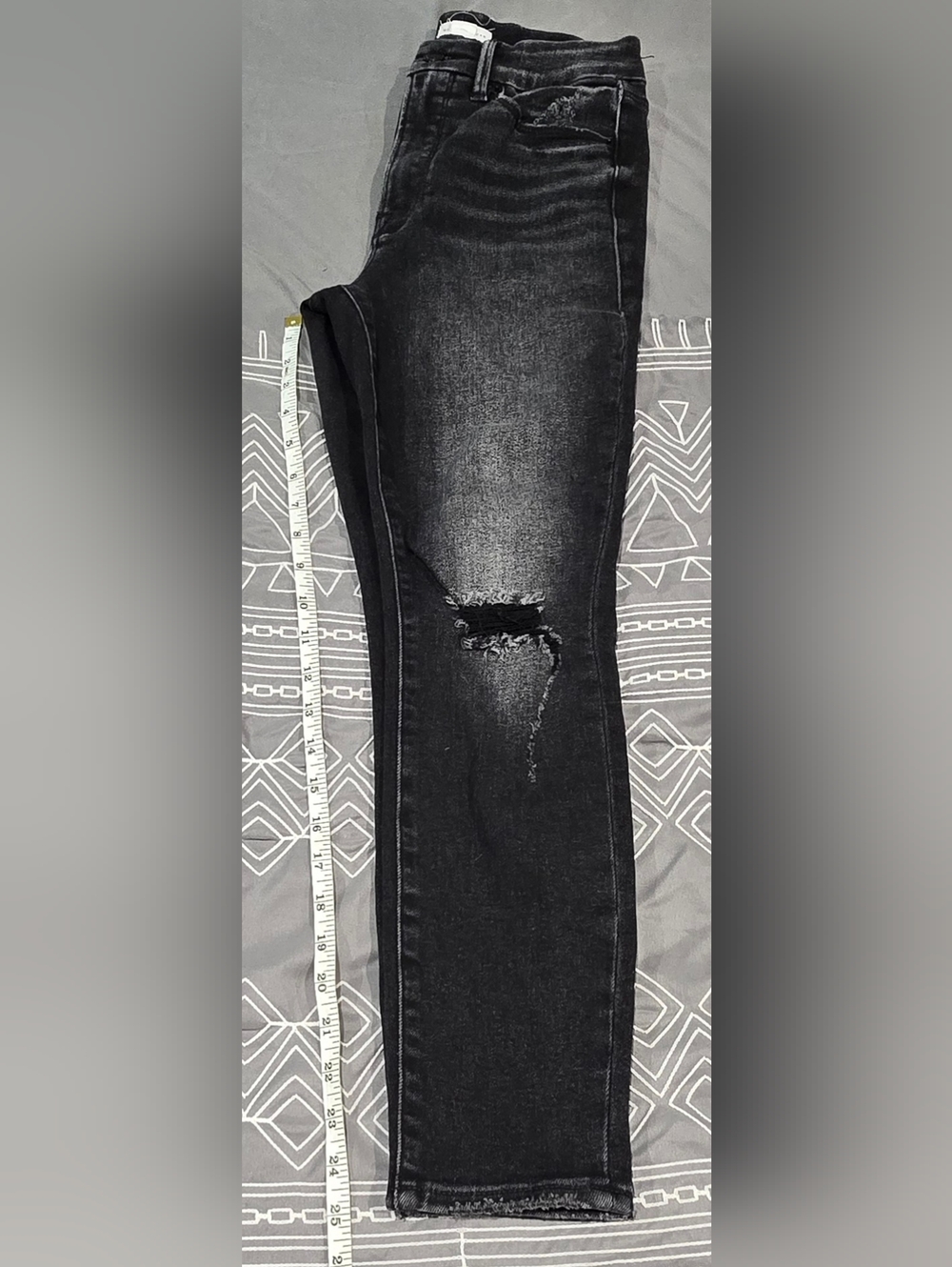 Good American Good Waist Black Cropped Distressed Skinny Jeans Size 4/27 - Picture 3 of 7